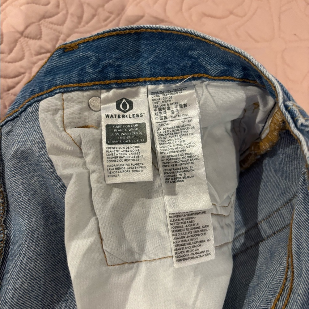 Women’s Levi’s 501 Jeans - Picture 6 of 7